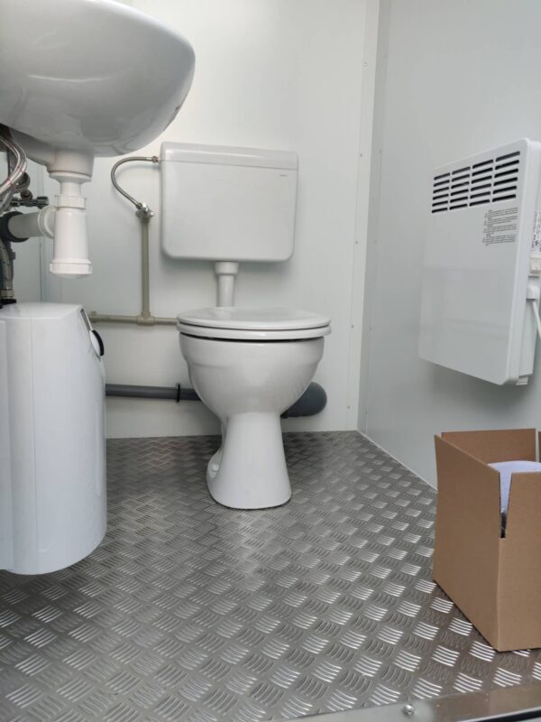 Outdoor toilet insulated 1200×1400 - Image 6